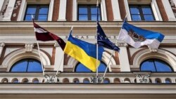 С февраля на здании мэрии Риги в знак солидарности поднят флаг Украины