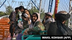طالبان وايي چې خپلو وګړو ته یې اجازه نه ده ورکړې، څو له خلکو خواړه او ډوډۍ وغواړي