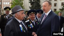 Prezident Ilham Əliyev müharibə veteranları ilə, 2015