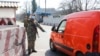 Блок-пост Национальной полиции Украины в поселке Долина