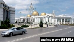 Ашхабод, президент саройи.