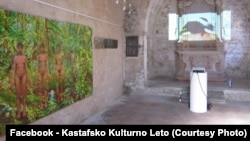 Sporna slika „Ženski autoportreti – upisivanje tijela“