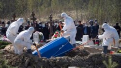 Похороны человека, умершего от последствий коронавирусной инфекции. Город Колпино, 10 мая 2020 года