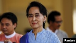 Liderja de fakto e Mianmarit, Aung San Suu Kyi.