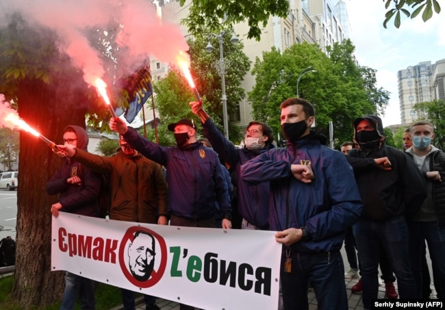 Far-right demonstrators demand the resignation of Andriy Yermak in Kyiv in May 2020.