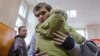 Rus blogçysy türmeden şertli tussaglyk bilen gutuldy