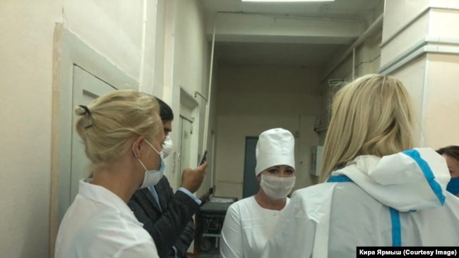 Юлия Навальная в омской больнице