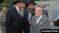 Давид Баруля на мероприятиях к годовщине расстрела фашистами евреев и крымчаков, Севастополь, 14 июля 2014 года