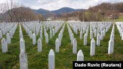 U Memorijalnom centru Potočari do sada su ukopani posmrtni ostaci 6. 610 pronađenih i identifikovanih žrtava genocida