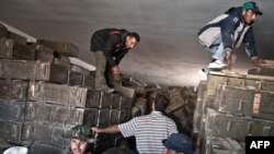 Повстанцы захватили склад с оружием недалеко от города Зинтан 