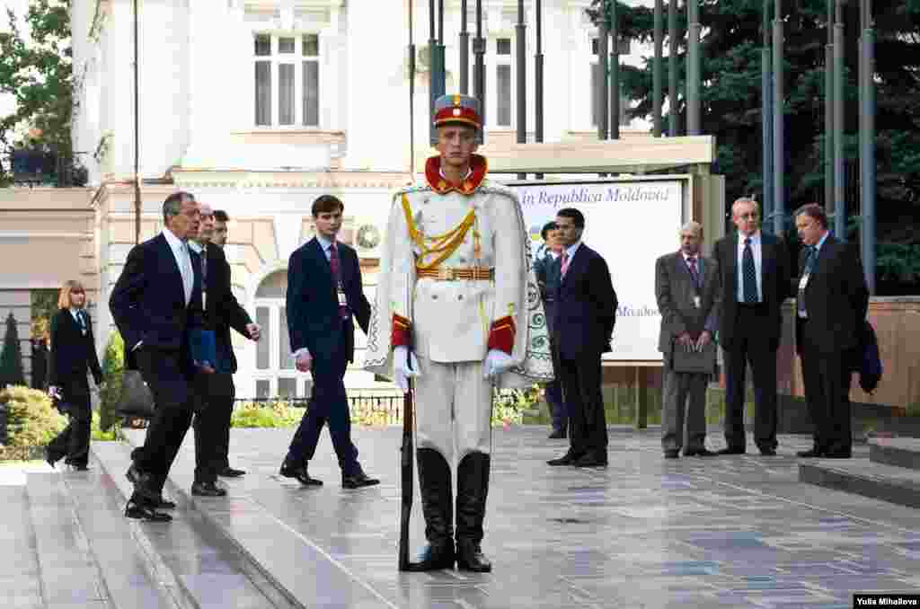 Seghei Lavrov preferă marmura covorului roşu