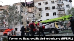 Наслідки удару КАБом по житловому будинку в центральній частині Запоріжжя, 19 липня 2026 року