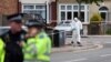 مأموران پلیس لندن در صحنه جرمی که باعث مرگ یک نوجوان شد