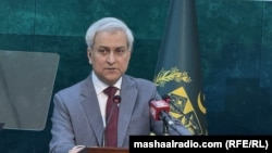 د پاکستان د بهرنيو چارو وزارت وياند طاهر اندرابي ویلي چې په افغانستان کې د وسلوالو پرضد مرکزونو بردیونه کوي. (انځور: ارشیف)