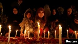 Disa vajza pakistaneze, foto nga arkivi