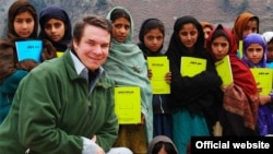 American writer Greg Mortenson with Nowseri schoolchildren in Pakistan's Azad Kashmir area. 