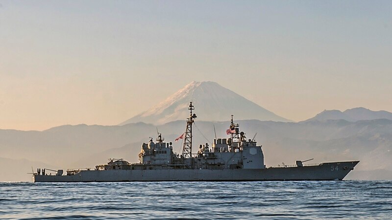 
Корабли ВМС США прошли через Тайваньский пролив впервые после визита Пелоси