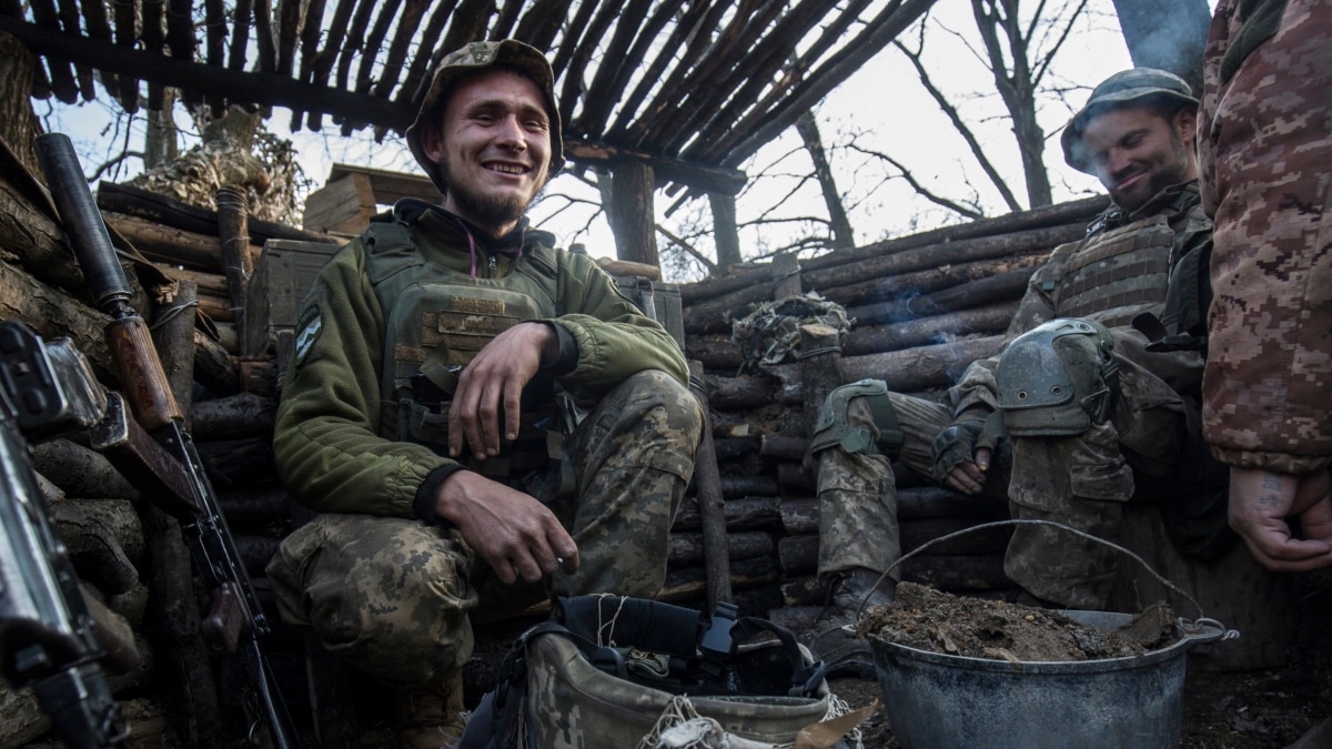 «Тут всегда весело». Как украинские военные реагируют на обстрелы ...