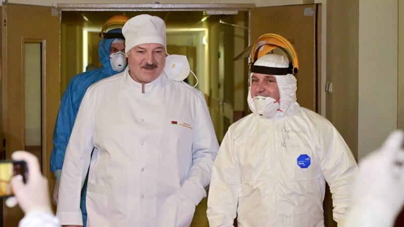 Лукашенко гуфт, пас аз қабули Конститутсияи нав аз қудрат меравад