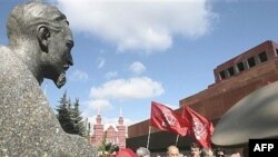 A wreath-laying ceremony at the grave of the first chief of Russia's secret police, Feliks Dzerzhinsky, in Moscow (file photo)