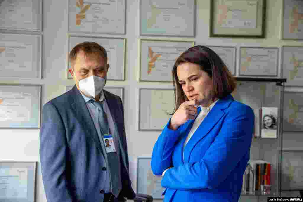 INTERNAL USAGE ONLY -- CZECH REPUBLIC – Belarusian opposition leader Svyatlana Tsikhanouskaya during visit at RFE/RL Headquarters in Prague, June 8, 2021 (permission to be requested at Photo Desk)