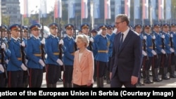 Presidentja e Komisionit Evropian, Ursula von der Leyen, me presidentin serb Aleksandar Vuçiq, në Beograd, 25 tetor 2024.
