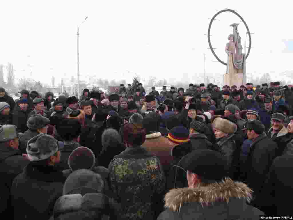 При разработке законопроекта не был&nbsp;принят&nbsp;во внимание комплекс вопросов, связанных с социально-экономическими условиями регионов.&nbsp;