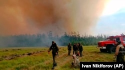 Incendii la vest de Iakuțkk, în Rusia, sâmbătă, 7 august 2021. În nord-estul Siberiei, 93 de incendii forestiere active au ars pe 1,1 milioane de hectare. 