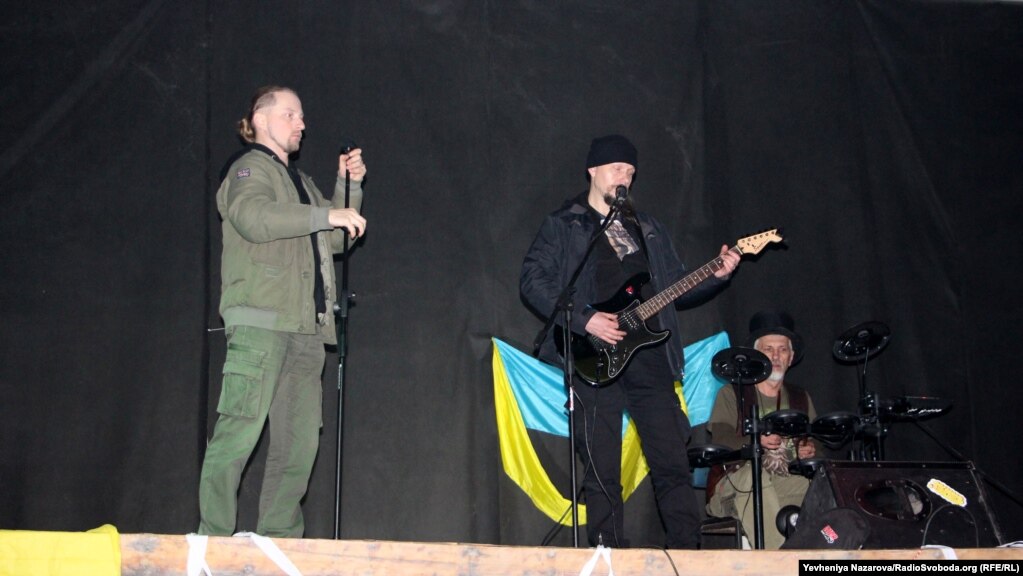 12 грудня міністр внутрішніх справ України Арсен Аваков публічно оголосив підозрюваних у вбивстві журналіста. 14 грудня суд взяв під варту, без можливості внесення застави, сержанта Сил спеціальних операцій Андрія Riffmaster Антоненка. Його заарештовано на два місяці – до 8 лютого 2020 року. Аналогічний запобіжний захід обрано і для волонтерки, лікарки Юлії Кузьменко