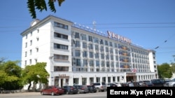 Гостиница «Украина» на площади Ушакова в Севастополе, архивное фото