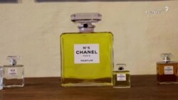 صد سال با عطرهای شنل