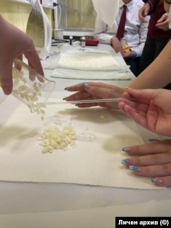  Работилничка за направа на восъчни кърпички. 