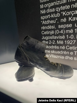 Këpucë futbolli të viteve '50-'60.