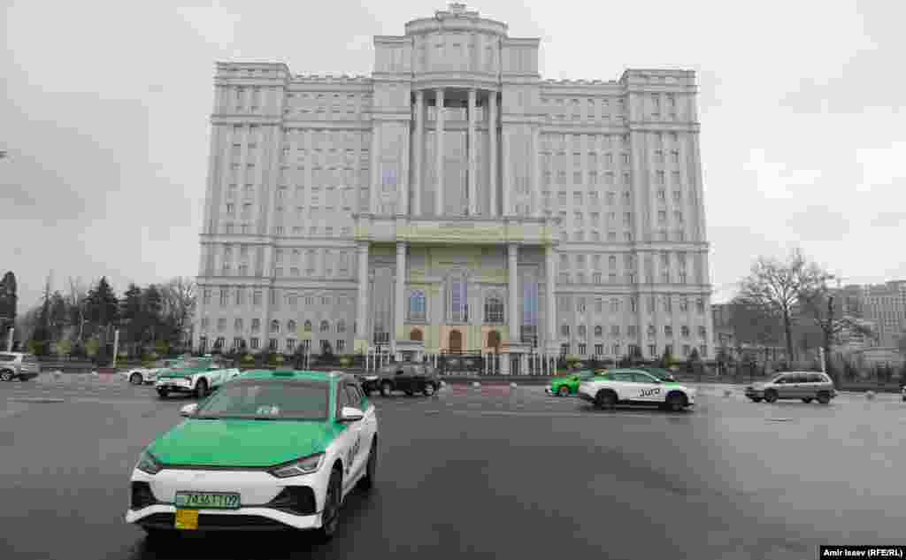 Tajikistan's Soviet-era presidential palace was demolished in 2020. Now the location hosts Tajikistan's towering government headquarters.The high-rise building was completed in 2024 by a Chinese firm and touted as an “organic combination of Tajik architectural style and Chinese construction technology.”