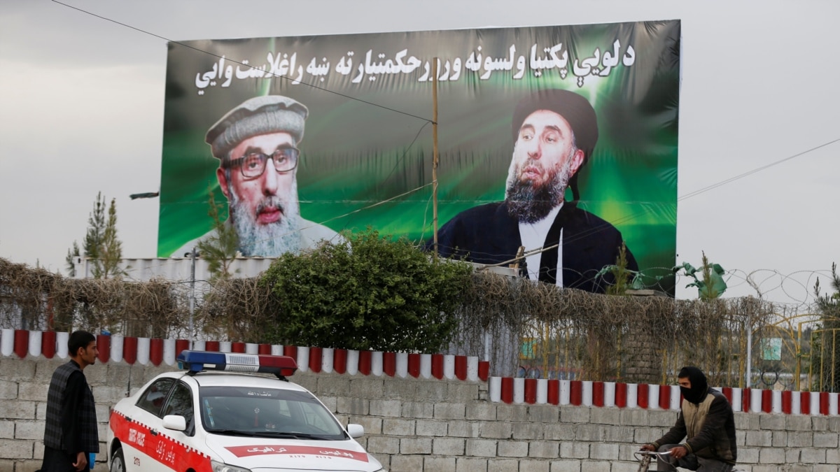 Afghan Warlord Hekmatyar Arrives In Kabul After Peace Deal