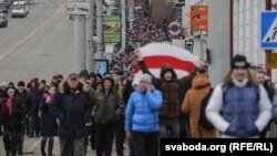 «Арамтамақ еместер» шеруіне қатысушылар. Витебск, Беларусь, 26 ақпан 2017 жыл.