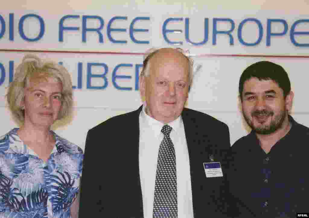 Babadjanov, Shushkevich, RFE/RL headquarters in Prague, 2003