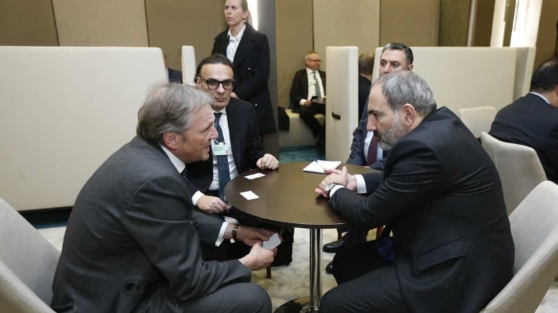 Премьер-министр Армении провел ряд встреч в рамках Всемирного экономического форума в Давосе