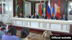 Russia -- The presidents of Armenia, Russia, Belarus, Kazakhstan and Kyrgyzstan hold a joint news conference after a Eurasian Economic Union summit, Moscow, 23Dec2014