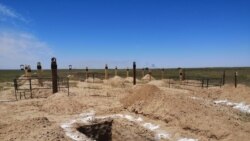 Коронавирустан қайтыс болғандарды жерлеуге арналған зират. Қараой ауылының маңы, Алматы облысы, 29 мамыр 2020 жыл.