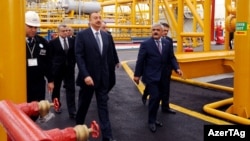 İ.Əliyev Neft Daşlarında.