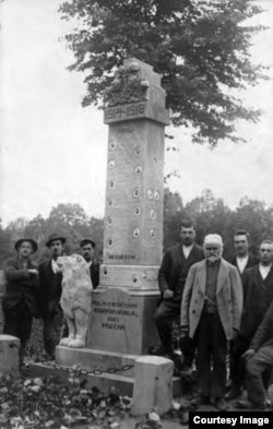Памятник жертвам Второй мировой войны в Писечне, сооруженном в 1922 г.