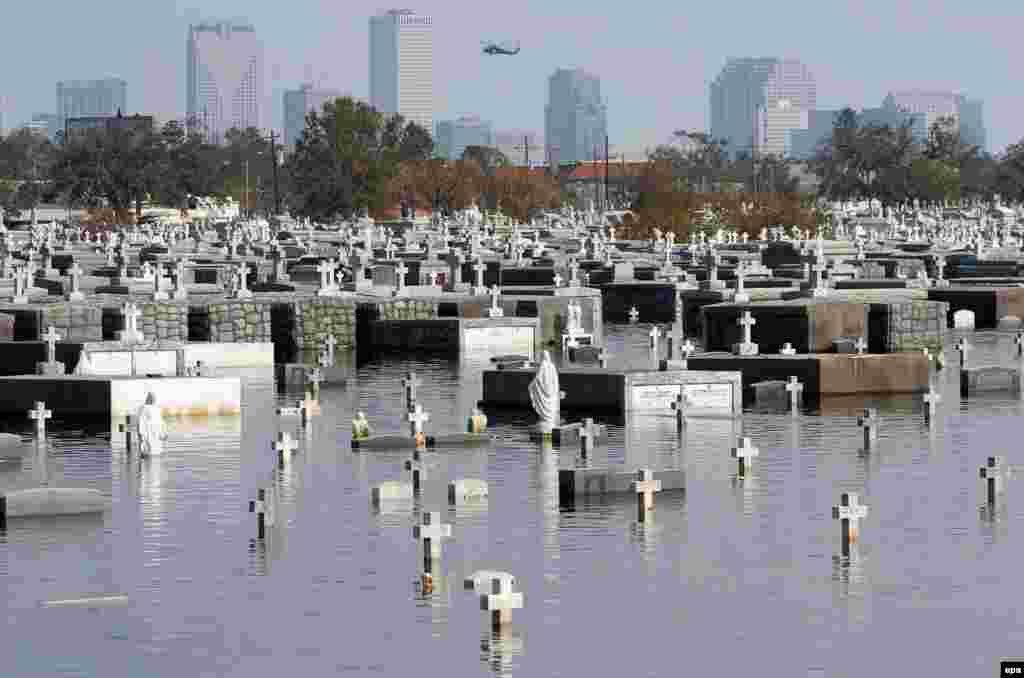 The Metairie cemetery in New Orleans remains flooded a week after Hurricane Katrina struck the city.