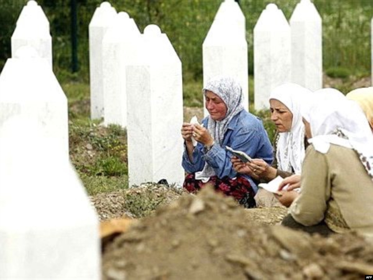 bosnian-victims-of-ethnic-cleansing-buried