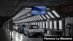 Linia de producție a unei fabrici a producătorului chinez de vehicule electrice (EV) Nio din Hefei, provincia Anhui, China, 2 aprilie 2025.