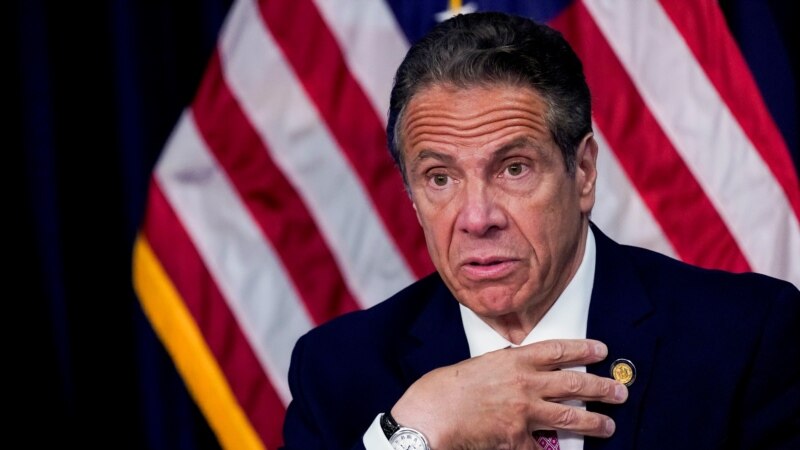 Оставка на гувернерот на Њујорк поради обвинувања за сексуално вознемирување