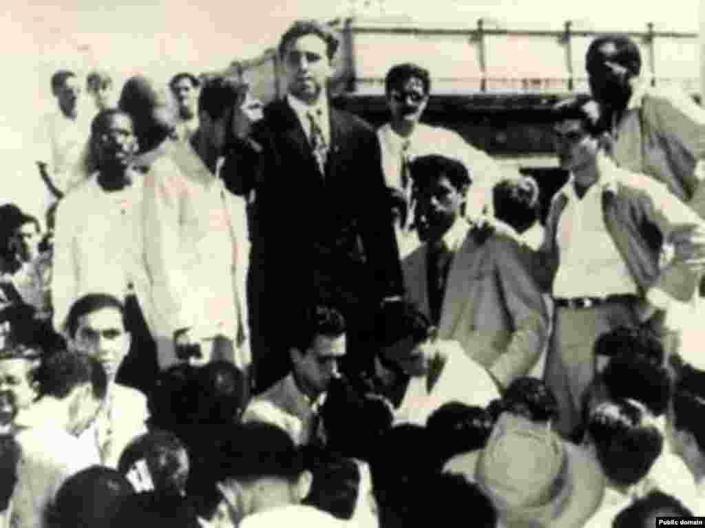 Гавана, студентийн протест, 1947 шо (Кастро - юккъехь, Iаьржачу духарахь).