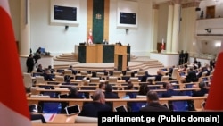 ცვლილებათა ნაწილი ამოქმედდება ყაველაშვილის ხელმოწერისა და “საკანონმდებლო მაცნეში” გამოქვეყნებისთანავე. ცვლილებათა ნაწილი ძალაში შევა 2026 წლის პირველი სექტემბრიდან და 2027 წლის პირველი სექტემბრიდან.