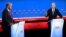 Joe Biden amerikai elnök (jobbra) és Donald Trump volt amerikai elnök és republikánus elnökjelölt a 2024-es választások első elnökválasztási vitáján a CNN stúdiójában, Atlantában 2024. június 27-én