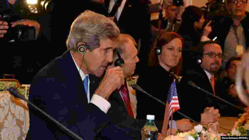 Moldova - U.S. Secretary of State, John Kerry, at the residence of the government in Chisinau